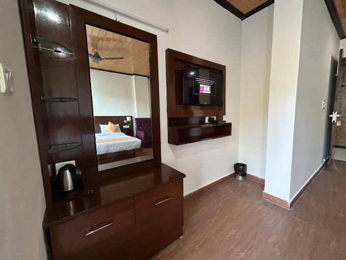 Hotel 7 Heavens Массури Экстерьер фото
