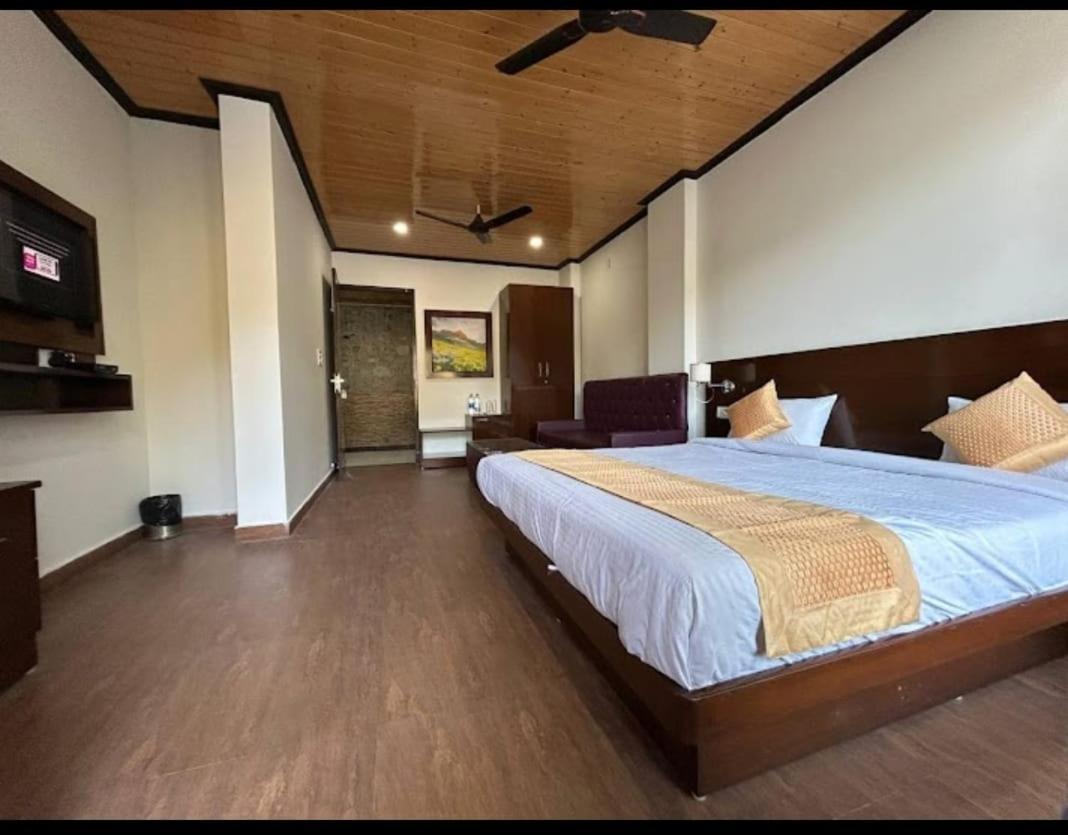 Hotel 7 Heavens Массури Экстерьер фото